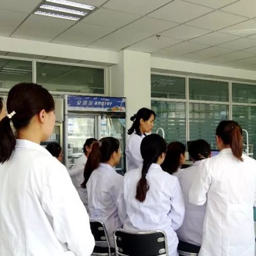 走进“神秘”的医院检验科