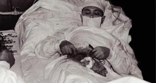 听说医生病了都直接自己治，检验科医生自己抽血？太猛了！ ...