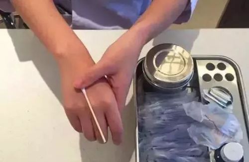 抽血后正确按压手法，不淤青，不酸痛