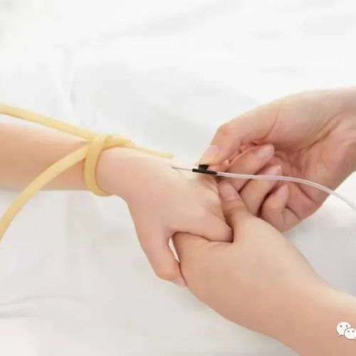 医院奇葩规定：一针不见血赔偿患者！