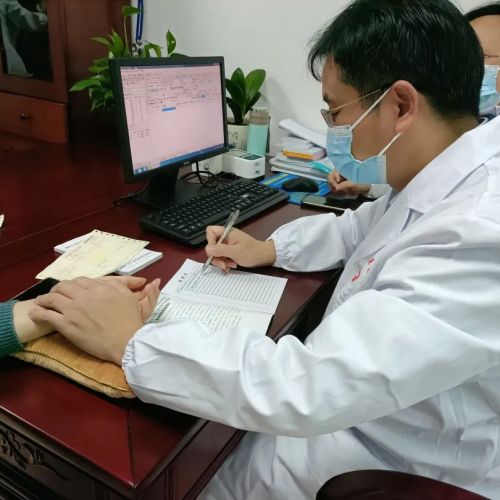 五一劳动节，看看中国的医务人员有多辛苦！