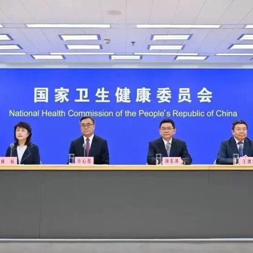 医务人员收入应为公务员2倍以上