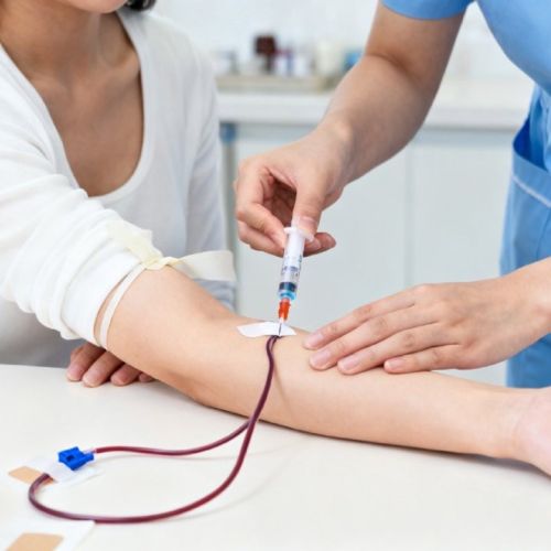 鼓励医务人员率先献血，献血年龄延长至65岁！