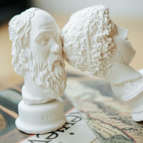 16岁少年染艾滋！53岁男工友被判17年